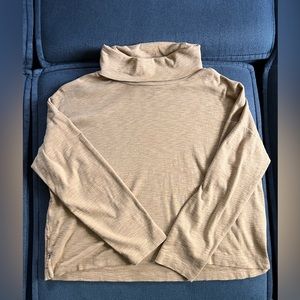 Banana Republic Women’s Turtle Neck Sweater Shirt, Long Sleeve, Size M